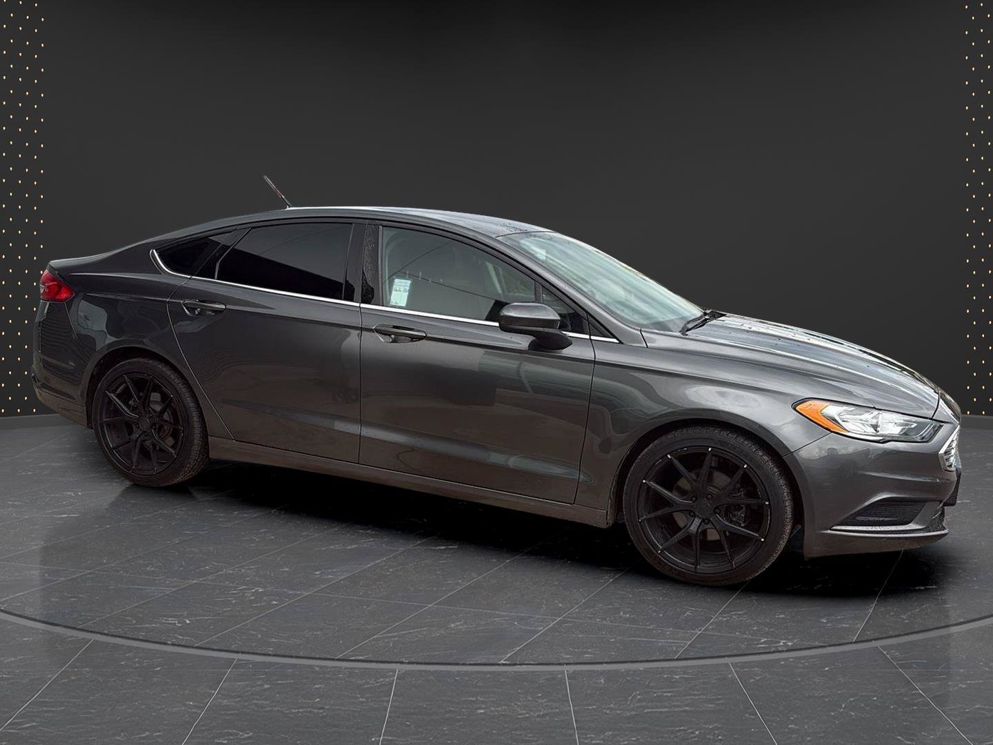 Used 2017 Ford Fusion SE w/ Fusion SE Technology Package FWD image 6