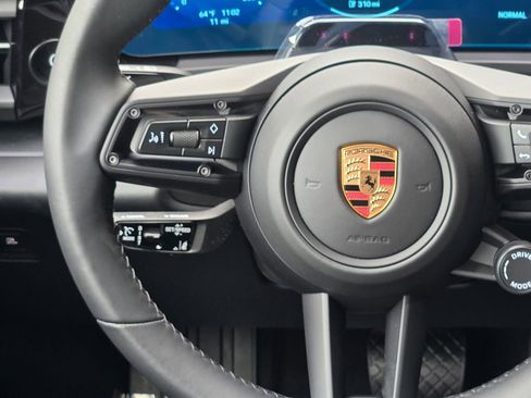 New 2026 Porsche Macan 4 Electric image 16