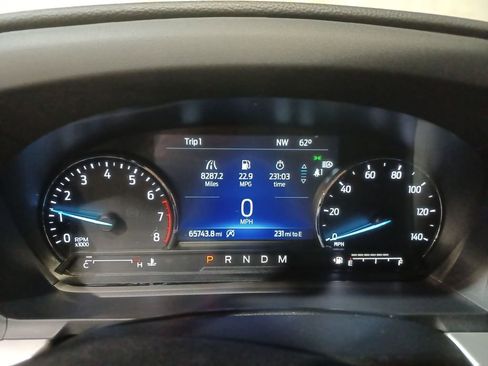 Used 2020 Ford Explorer XLT w/ Comfort Package image 10