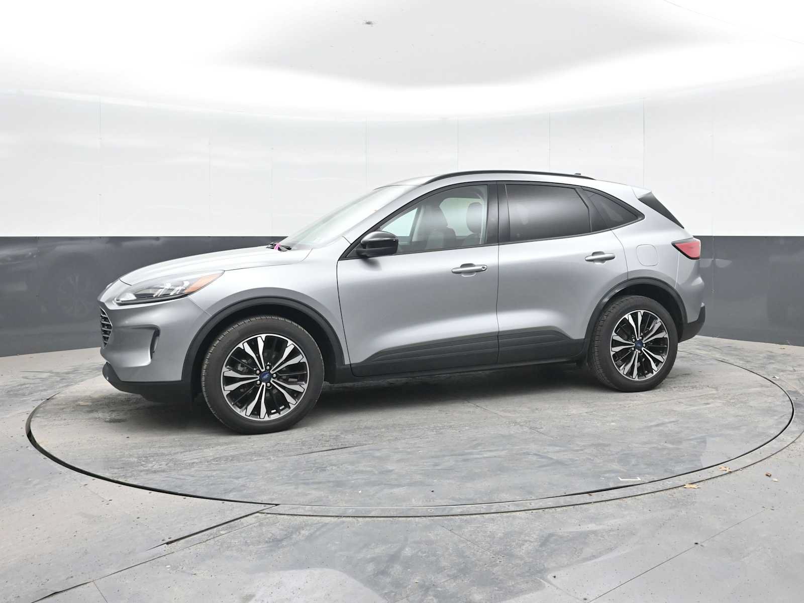 Used 2022 Ford Escape SEL w/ SEL Stealth AWD Package image 4