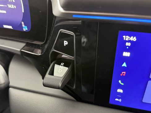 Certified 2025 Porsche Macan Electric RWD image 36