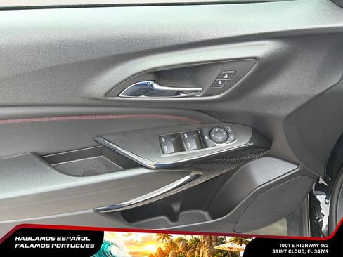 Used 2025 Chevrolet Trax RS w/ Sunroof Package FWD image 13