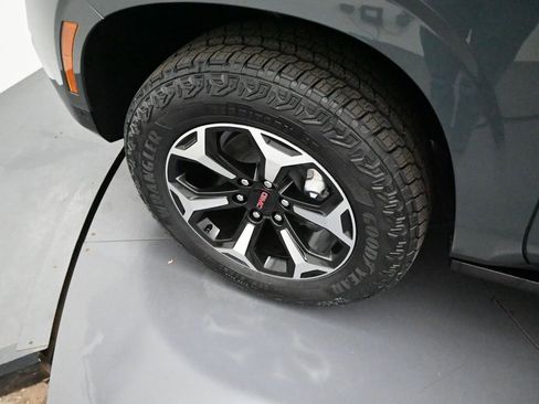 New 2026 GMC Yukon XL AT4 w/ AT4 Premium Plus Package AWD/4WD image 6