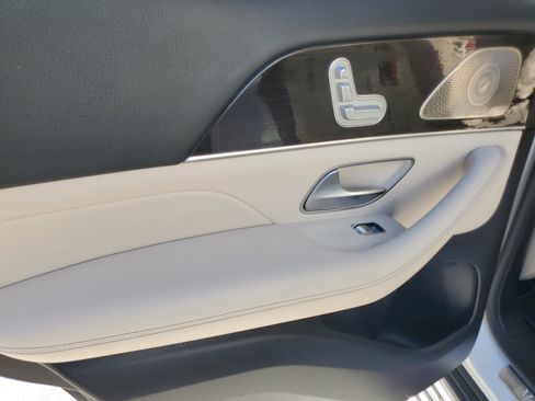 Used 2022 Mercedes-Benz GLE 350 GLE 350 w/ 3rd Row Seat Package image 12