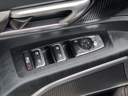 Used 2025 Kia Telluride S FWD image 16