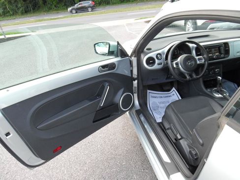 Used 2012 Volkswagen Beetle 2.5 FWD image 10