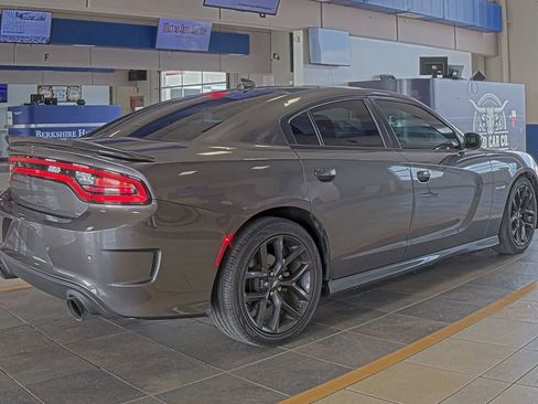 Used 2022 Dodge Charger R/T RWD image 3