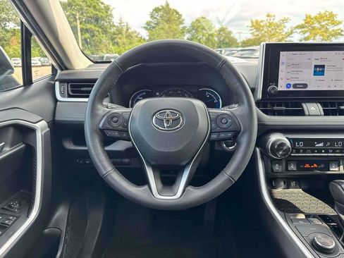 Used 2023 Toyota RAV4 XLE w/ XLE Grade Weather Package AWD/4WD image 22