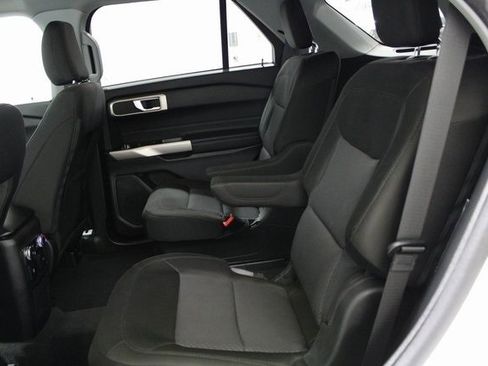 Used 2023 Ford Explorer XLT image 19