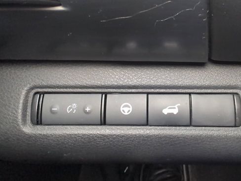 Used 2023 Nissan Pathfinder SL image 3