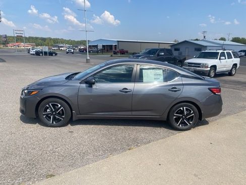 New 2025 Nissan Sentra SV image 3