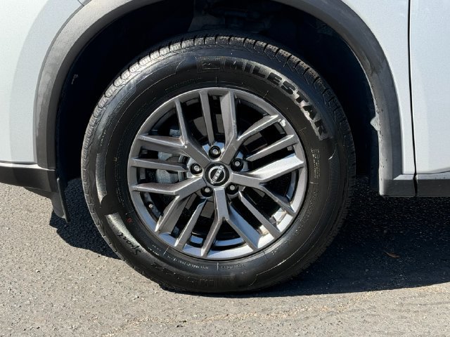 Used 2024 Nissan Rogue S AWD/4WD image 11