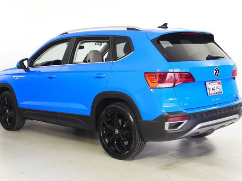 Used 2023 Volkswagen Taos SE AWD/4WD image 9