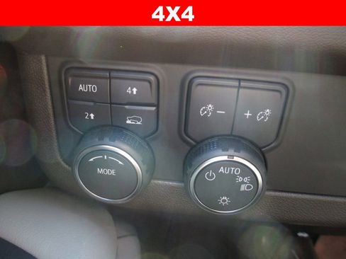 Used 2023 Chevrolet Tahoe LT w/ Luxury Package AWD/4WD image 31