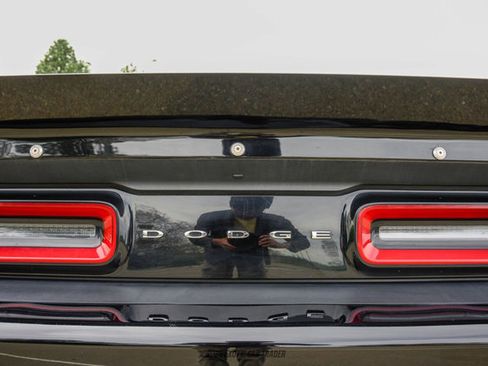 Used 2016 Dodge Challenger SRT Hellcat image 90