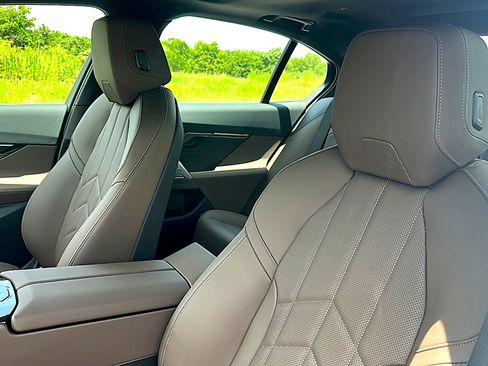 New 2026 BMW i5 eDrive40 RWD image 11