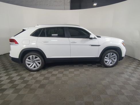 Used 2023 Volkswagen Atlas Cross Sport SE image 9