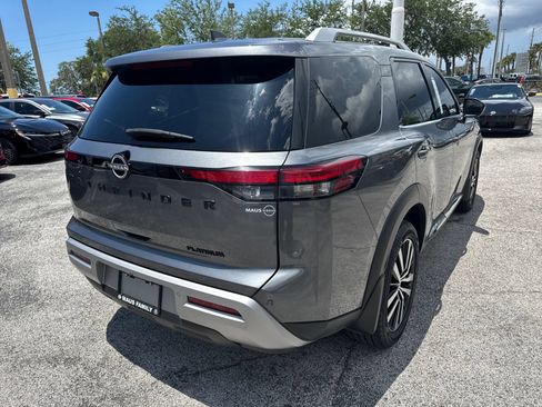 Certified 2023 Nissan Pathfinder Platinum w/ Black Appearance Package FWD image 11