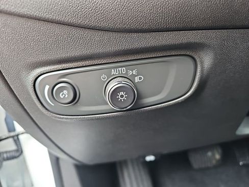 Used 2023 Chevrolet Equinox RS image 18