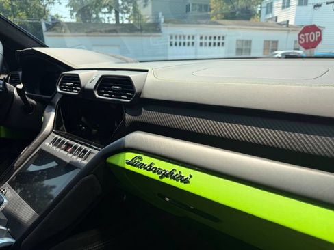Used 2024 Lamborghini Urus S AWD/4WD image 12