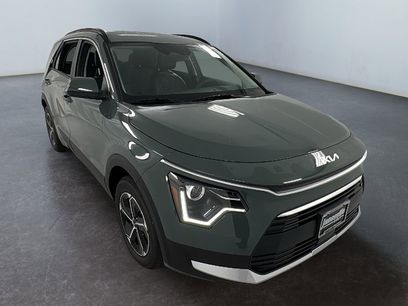 New 2025 Kia Niro EX