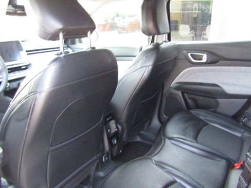 Used 2022 Jeep Compass Latitude image 18