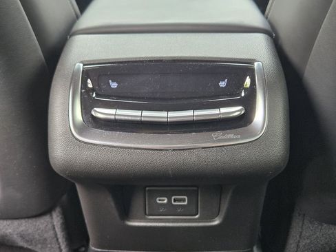 Used 2022 Cadillac XT6 Premium Luxury w/ Platinum Package FWD image 37