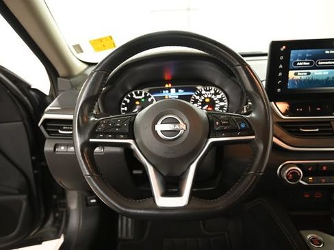 Used 2024 Nissan Altima 2.5 SV w/ SV Premium Package FWD image 4