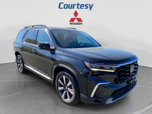 Used 2023 Honda Pilot Touring image 10