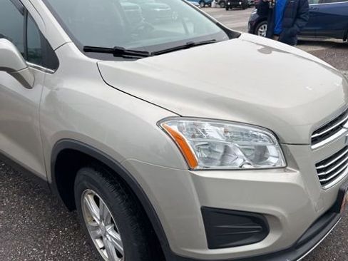 Used 2016 Chevrolet Trax LT w/ LT Convenience Package AWD/4WD image 2