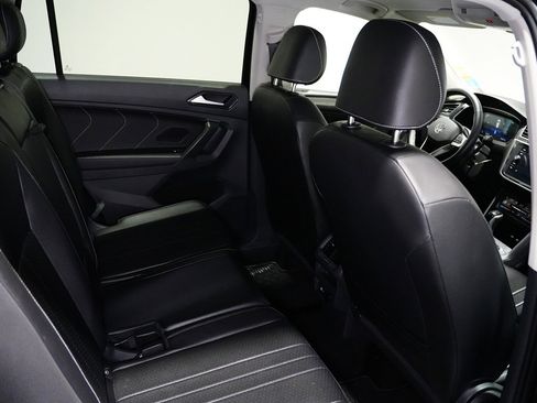 Used 2024 Volkswagen Tiguan SE image 20