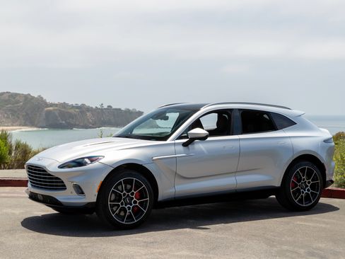 Used 2021 Aston Martin DBX AWD/4WD image 2
