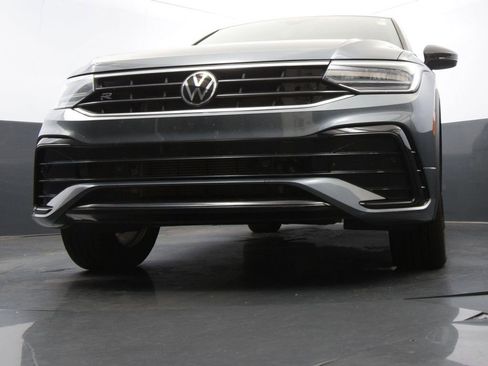 Certified 2022 Volkswagen Tiguan SE R-Line image 42