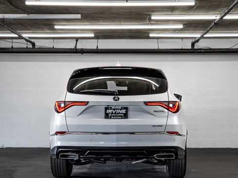 Used 2023 Acura MDX SH-AWD w/ Technology Package image 4