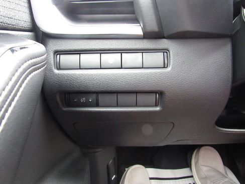 Used 2021 Nissan Rogue SV FWD image 30