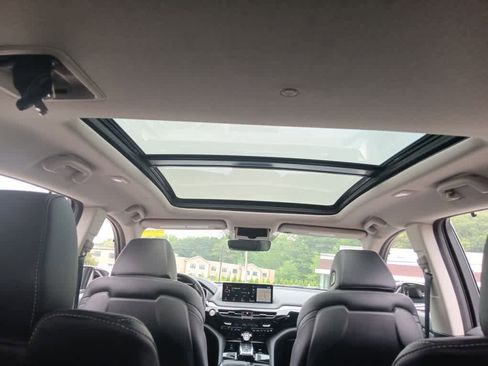 Used 2023 Acura MDX SH-AWD w/ Technology Package image 22