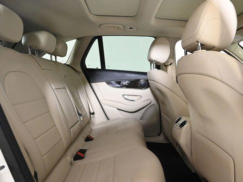 Used 2022 Mercedes-Benz GLC 300 image 17