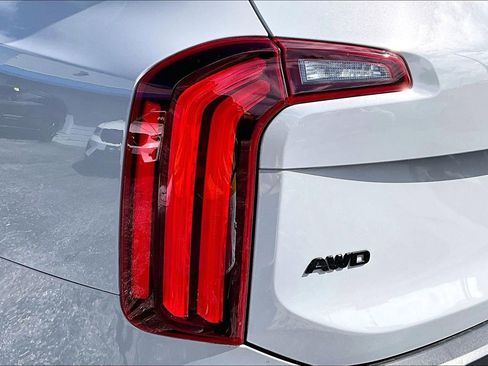 Used 2022 Kia Telluride EX w/ EX Premium Package image 23