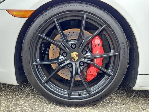 Certified 2018 Porsche 911 Carrera 4S AWD/4WD image 11