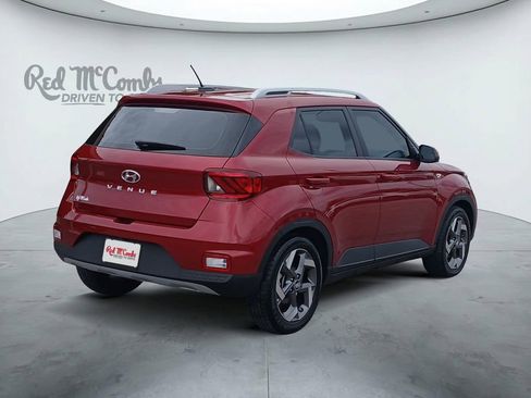 Used 2024 Hyundai Venue SEL FWD image 5