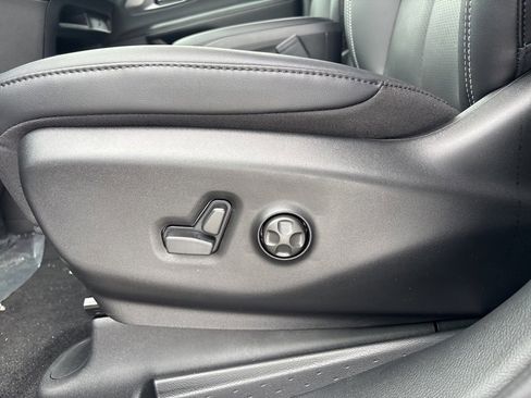 New 2026 Chrysler Pacifica Select w/ S Appearance Package image 21