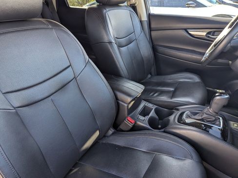 Used 2020 Nissan Rogue SL w/ Premium Package image 7