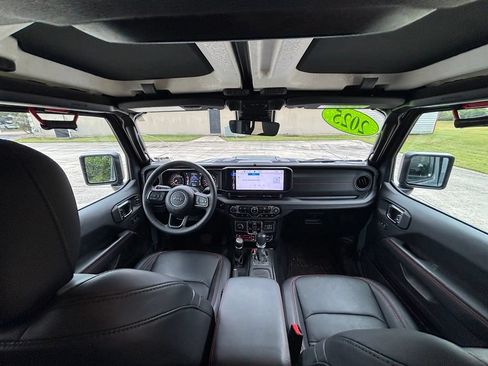 Used 2025 Jeep Gladiator Rubicon AWD/4WD image 20