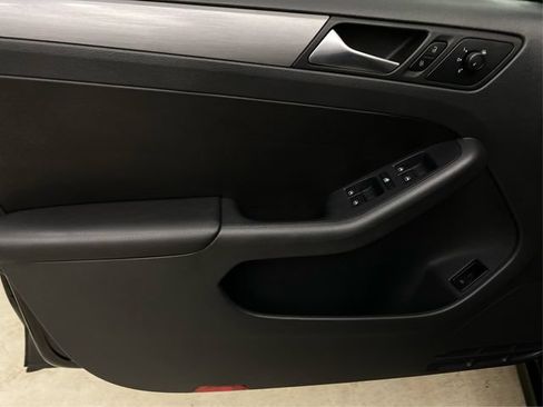 Used 2016 Volkswagen Jetta Sport w/ Lighting Package FWD image 25