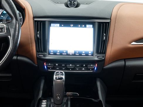 Used 2022 Maserati Levante GT image 18