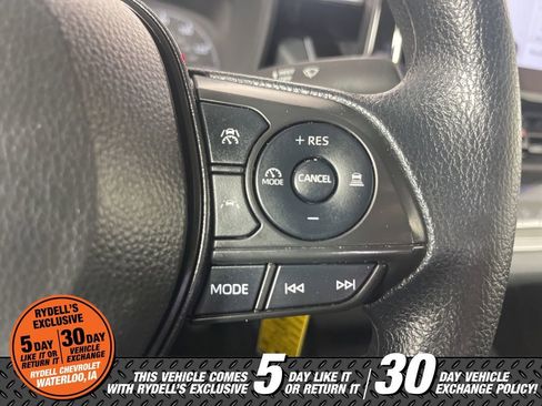 Used 2025 Toyota Corolla LE image 31