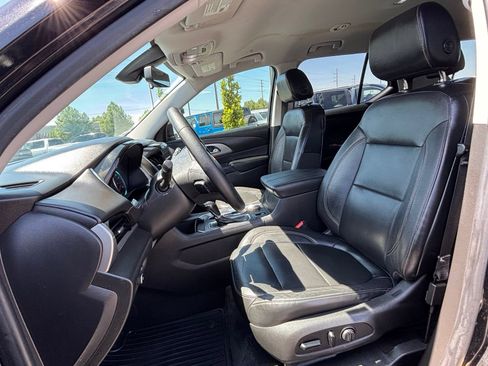 Used 2019 Chevrolet Traverse LT w/ LT Premium Package AWD/4WD image 12