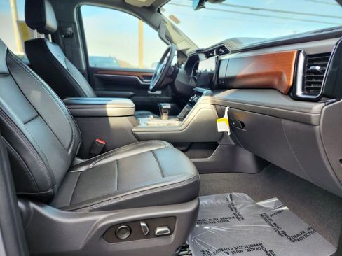 Used 2023 GMC Sierra 1500 Denali w/ Denali Reserve Package AWD/4WD image 9