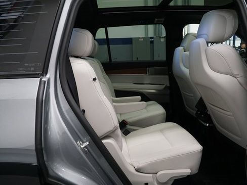 New 2026 Cadillac Vistiq Luxury w/ LPO, Floor Liner Package image 16