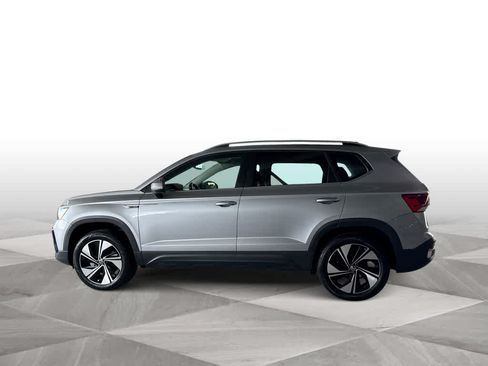 Used 2024 Volkswagen Taos SE AWD/4WD image 5